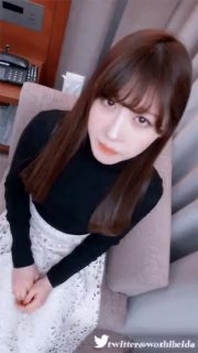 个高中骚逼女洗澡自拍 掰逼自拍 都骚成那样了 心里没有点逼数吗